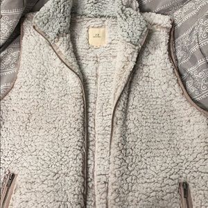 BRAND NEW MISSING TAGS SHURPA VEST